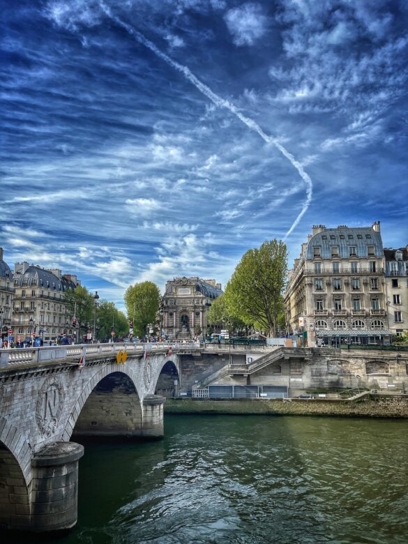 Pont parisien - Leptitcurieux.fr
