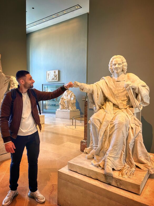 Le Louvre humour - Visiter Paris en 2 jours
