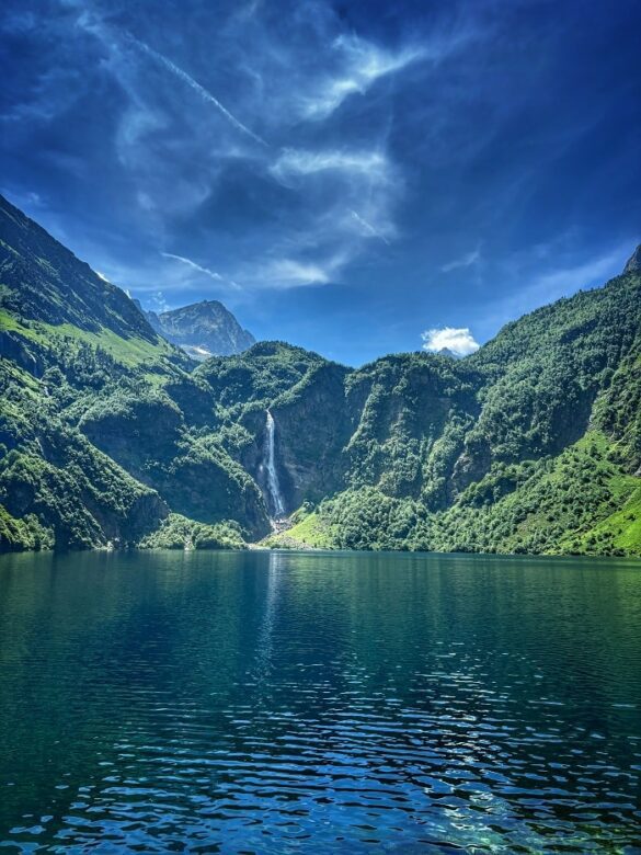 Lac d'Oô dans les Pyrénées