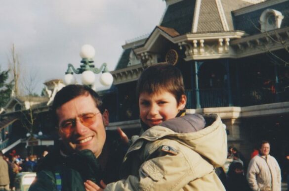 2001bast2 Que faire à Paris en couple ou entre amis : Disneyland Paris