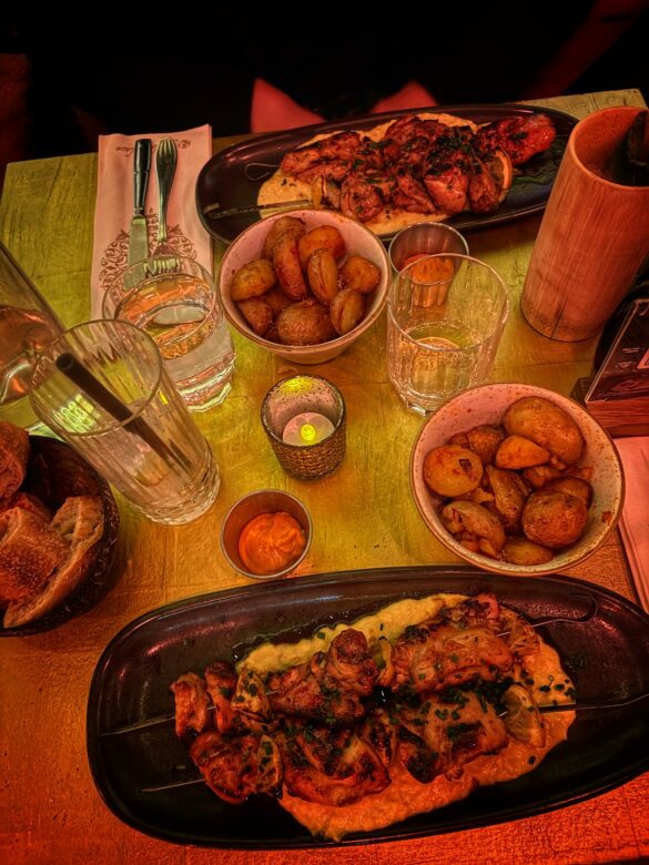 Snapseed(27) Que faire à Paris en couple ou entre amis : Restaurant Paris