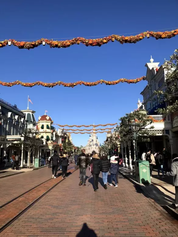 disneyland-paris-halloween-main-street-chateau-1600 Disneyland Paris - Comparatif
